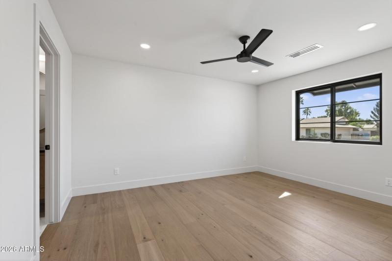 53-web-or-mls-054_REK00870