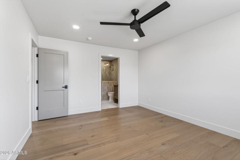 54-web-or-mls-055_REK00875