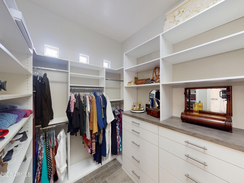 Owner's Closet (Hers)