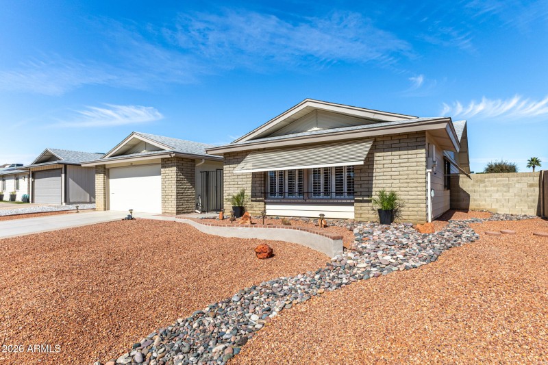 Maintenance free front yard