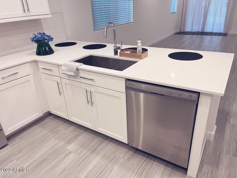 B8771903-434D-4F6E-A6FA-DD7C8F887088