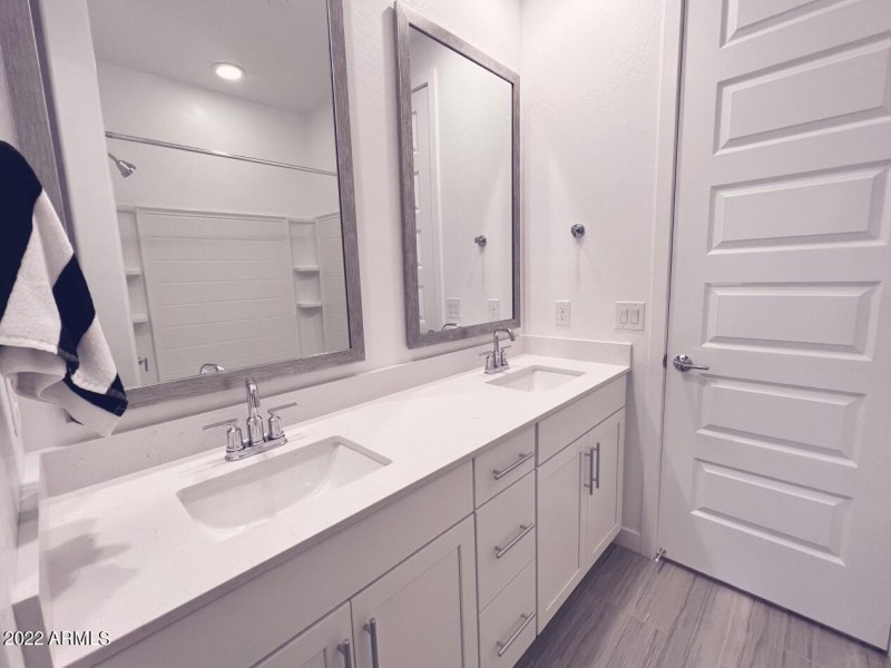 D19BFF37-6BAA-48FE-9A51-C2659C5938A3