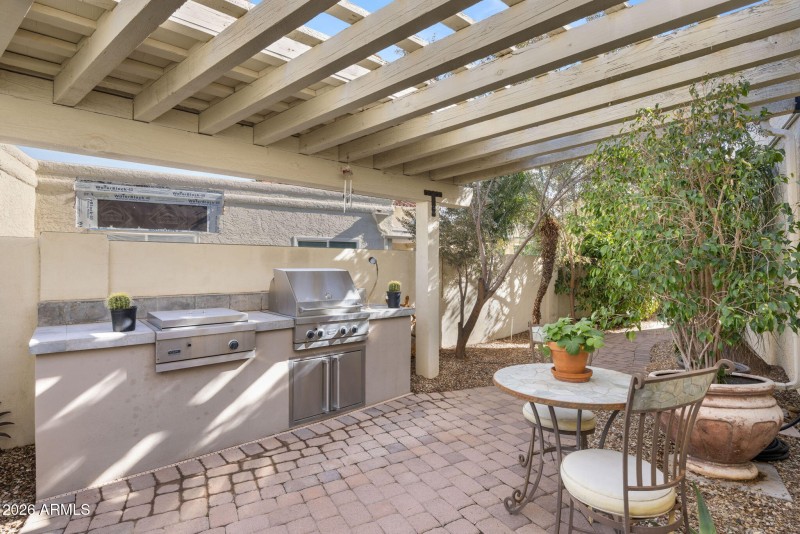 Built-in Grill and Wok