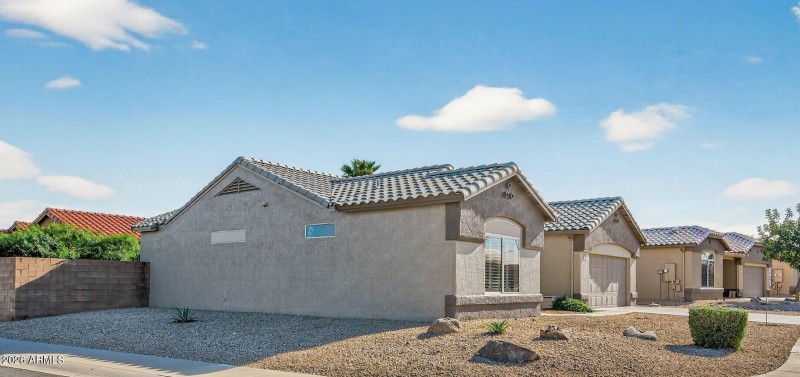 Fully enlcosed back yard