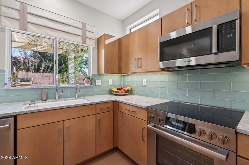 Under cabinet lighting