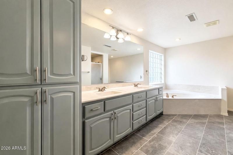 9A98A6AE-69DF-45AF-92F4-5FA24899ADB9