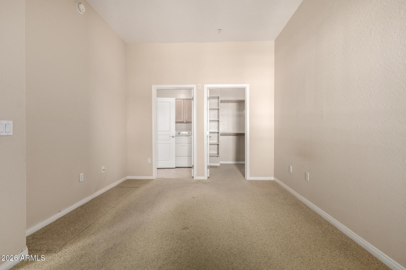 Primary to Closet & Laundry