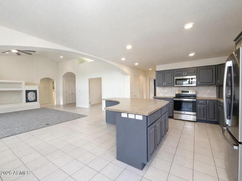 19DFF915-DCBF-476C-AC91-4D0A6097D76D