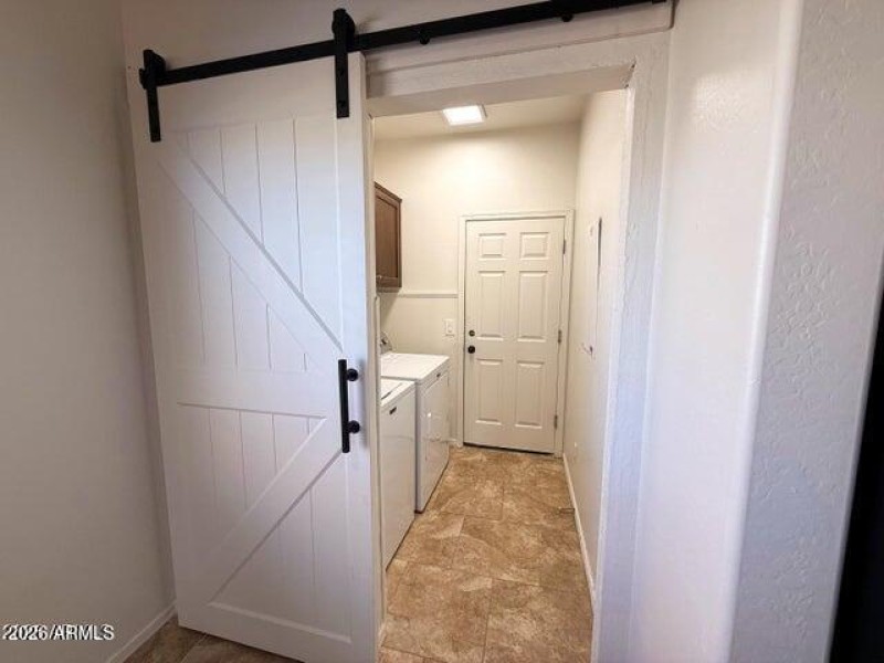 20251017232201843960000000-o