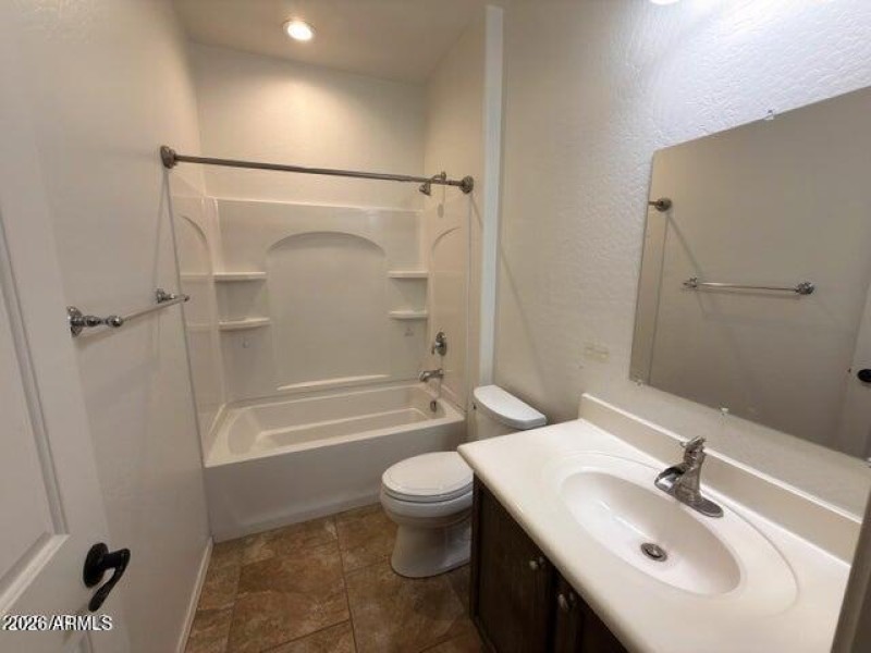 20251017232323067358000000-o