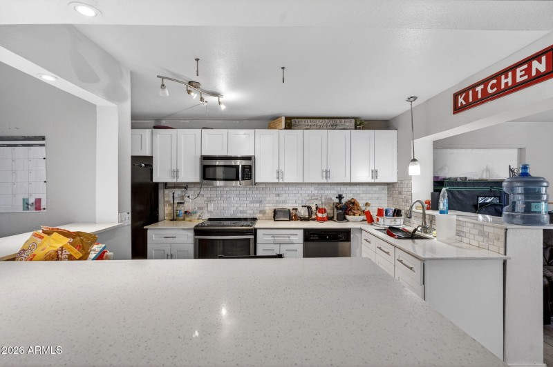 16-web-or-mls-20-W Flower St