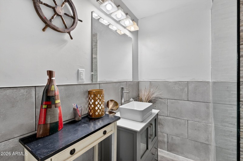 22-web-or-mls-22-W Flower St