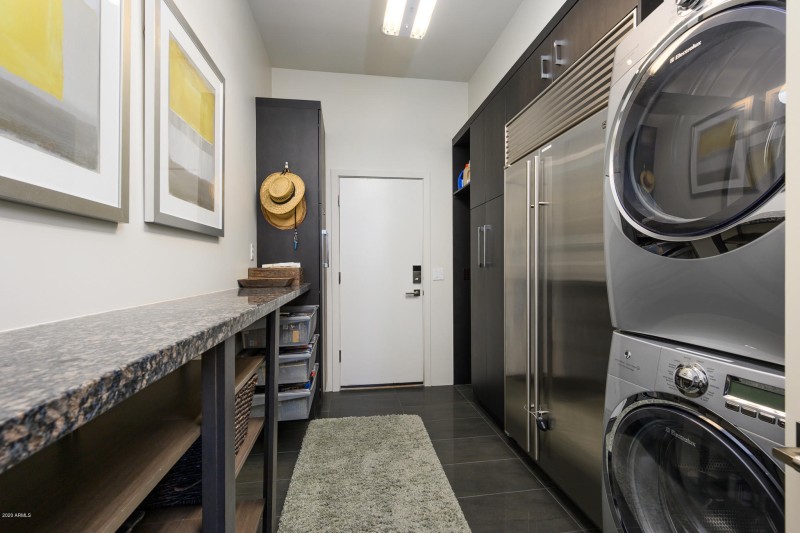 Mudroom / Laundry room