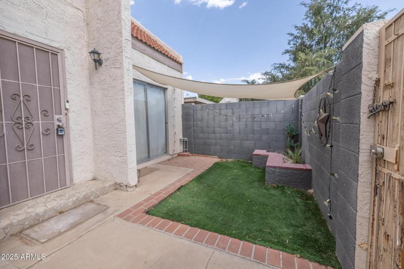 Glendale Home (8 of 29)