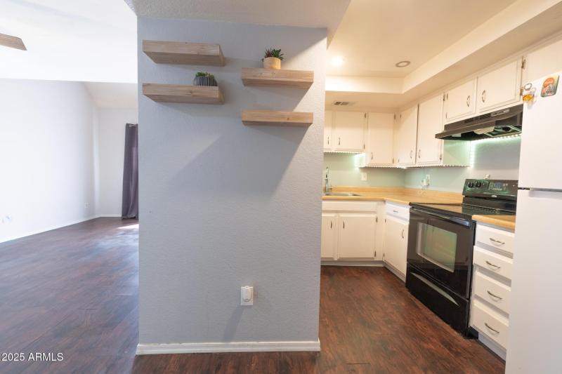 Glendale Home (19 of 29)