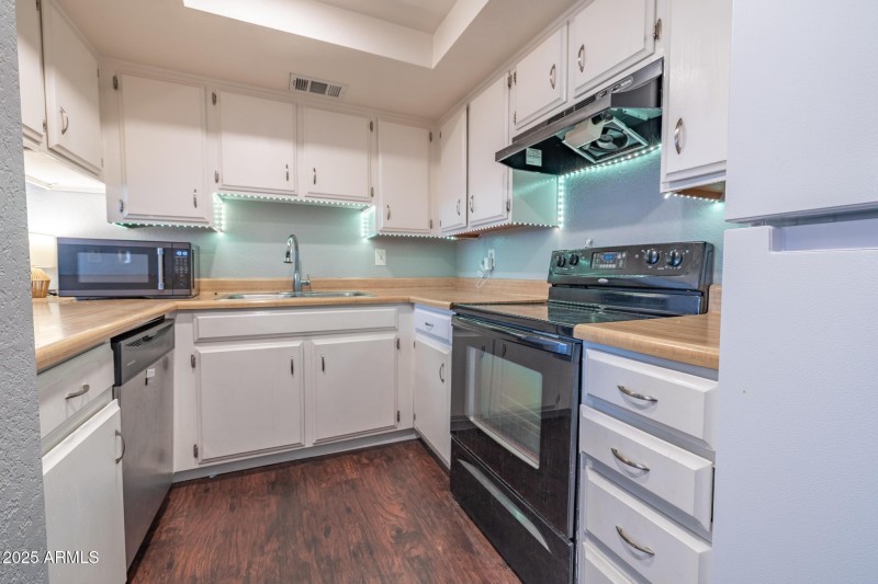 Glendale Home (18 of 29)