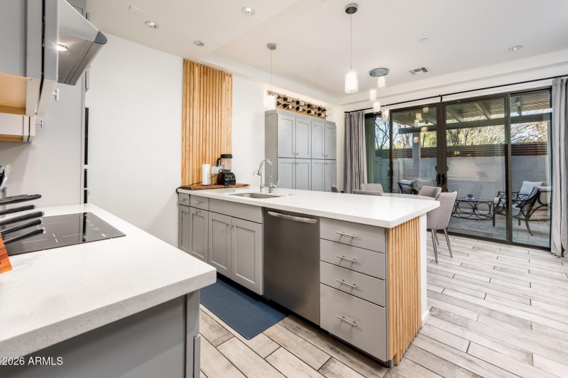 4416 N 27th Way - MLS-16