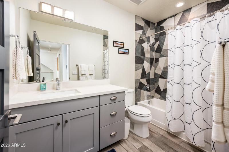 4416 N 27th Way - MLS-39