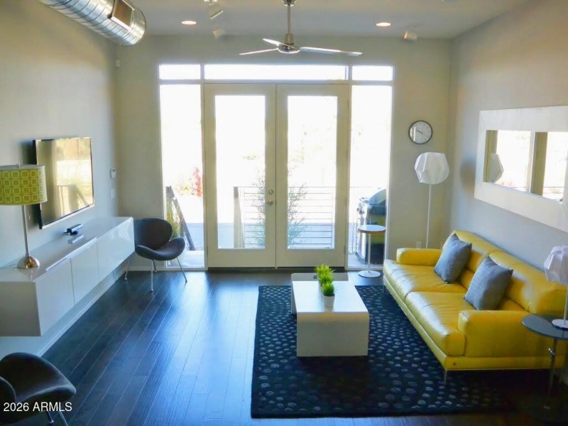 CityLoft-Front-Livingroom