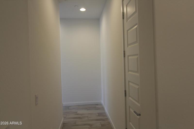 Hallway to BR3 & BR4