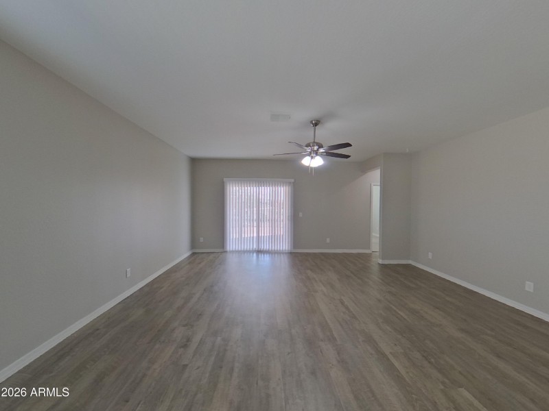 1_pc_klcBYR4tjz_ydFKvEX6xl_other_room_D7