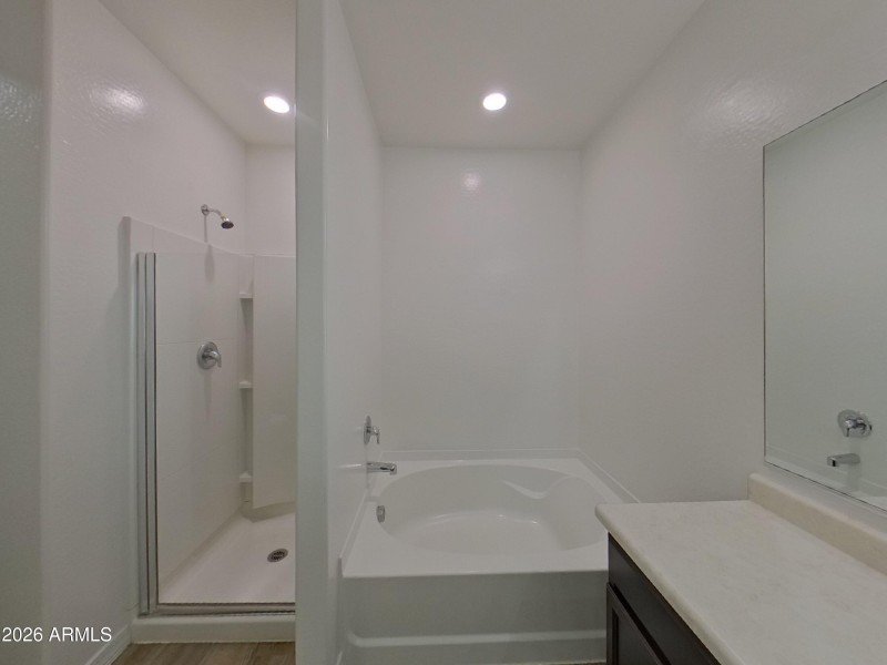 8_pc_Tnw9CVV6RG_fkEIM0fYCH_layout_0