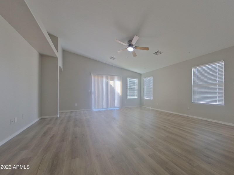 1_pc_D28QcxhBRg_vrQcMvMkCB_layout_0