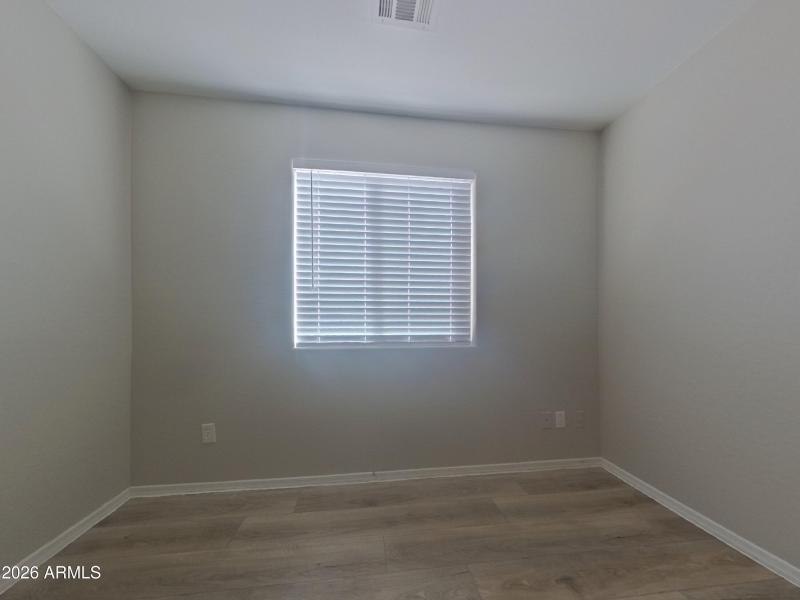 12_pc_EKCMiXiy9B_VwizHbmM9O_layout_0