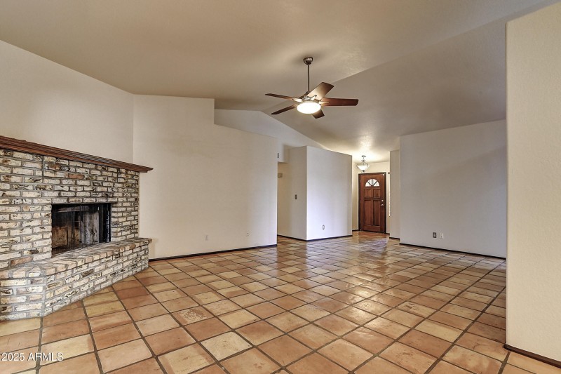 14004 N Sussex Pl (19)