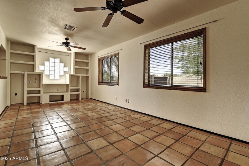 14004 N Sussex Pl (28)