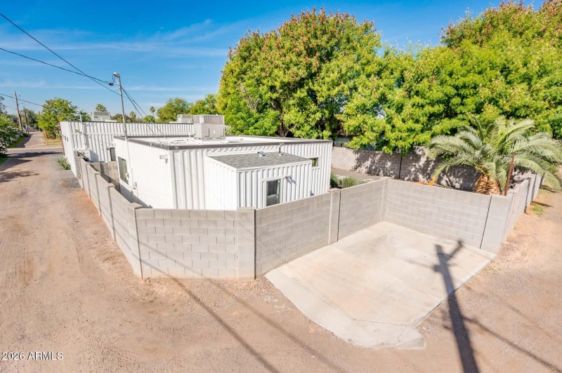 4513 C - Rear Building