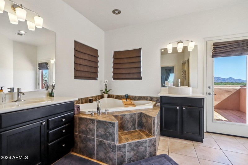 Upstairs Primary Bathroom