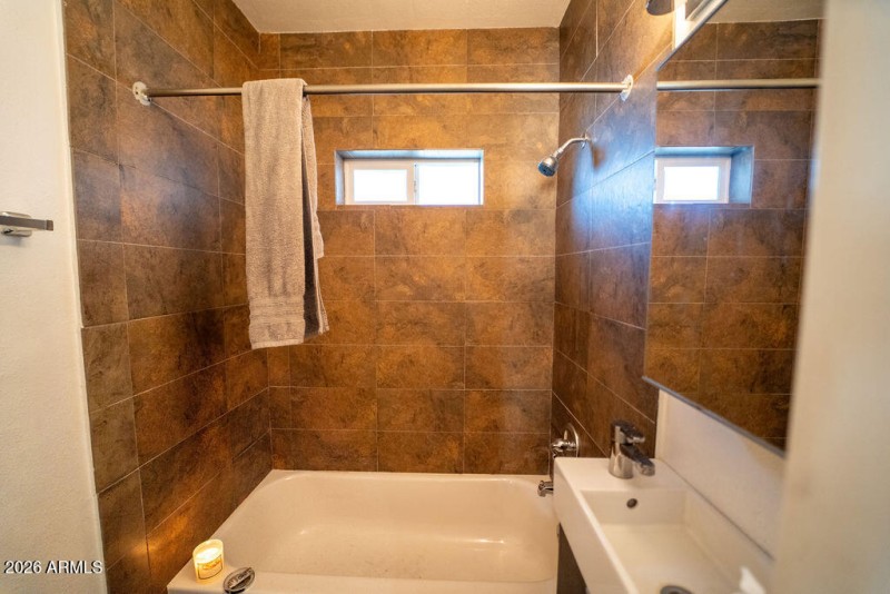 2bd:1ba bathroom