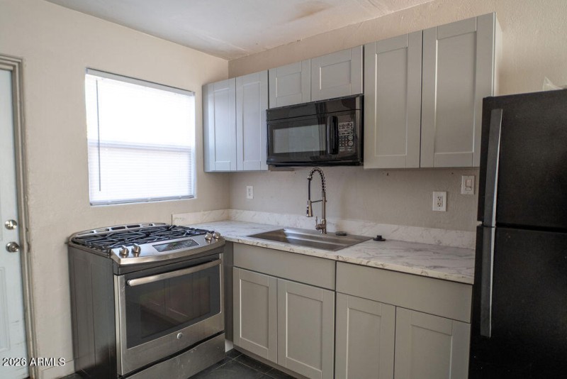 1bd:1ba kitchen.pdf