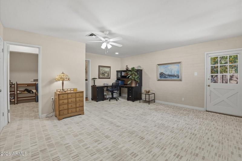 living room/den/office