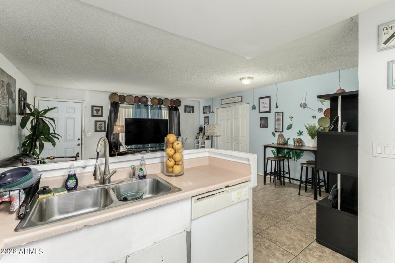 30 - Unit 2 - Kitchen