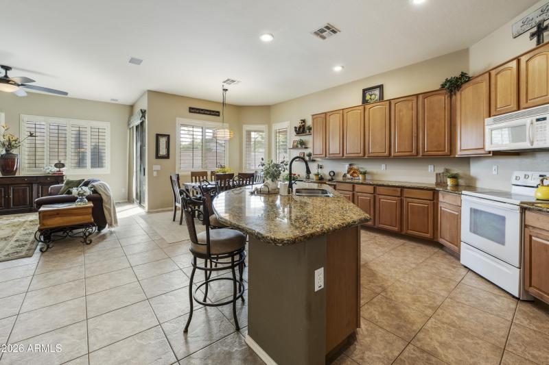 Large center island w/seating