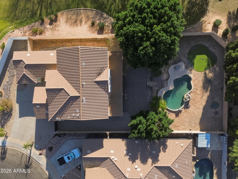 Impressive oversized lot