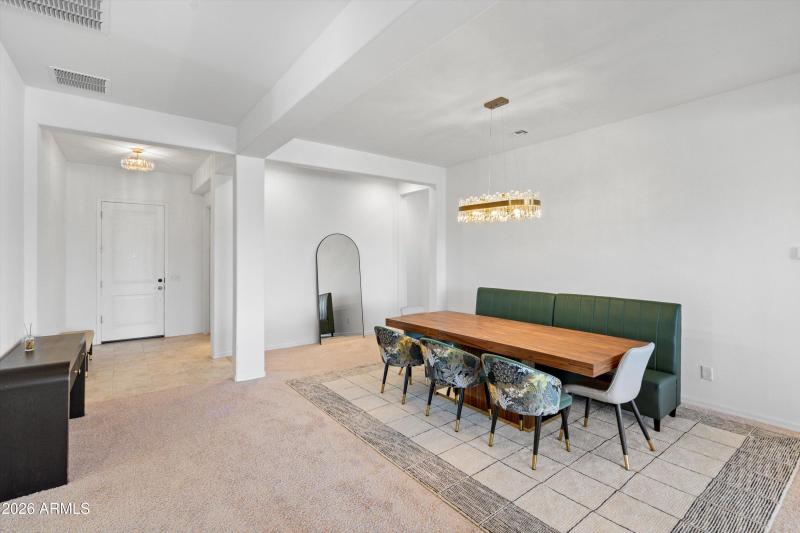 11-Entrance and Dining