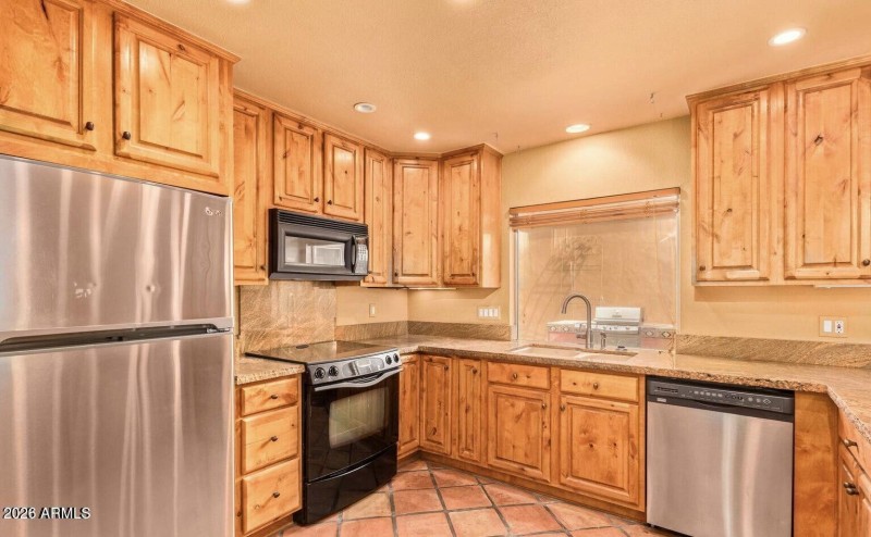 20230524221610132338000000-o