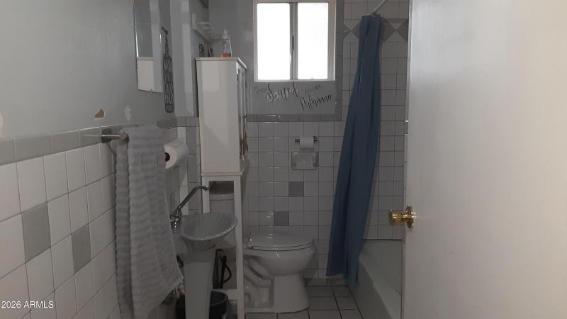 14-bathroom