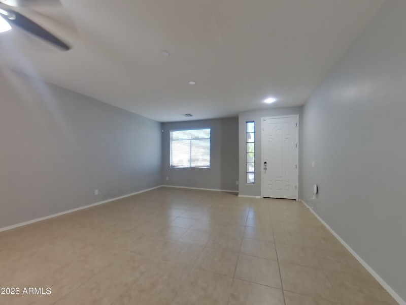 1_pc_HlNfzHliyE_aGTgVCYyup_layout_1