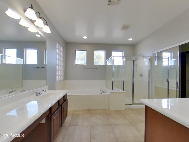 10_pc_rZfXepor0Q_YPWY63odJ0_layout_2