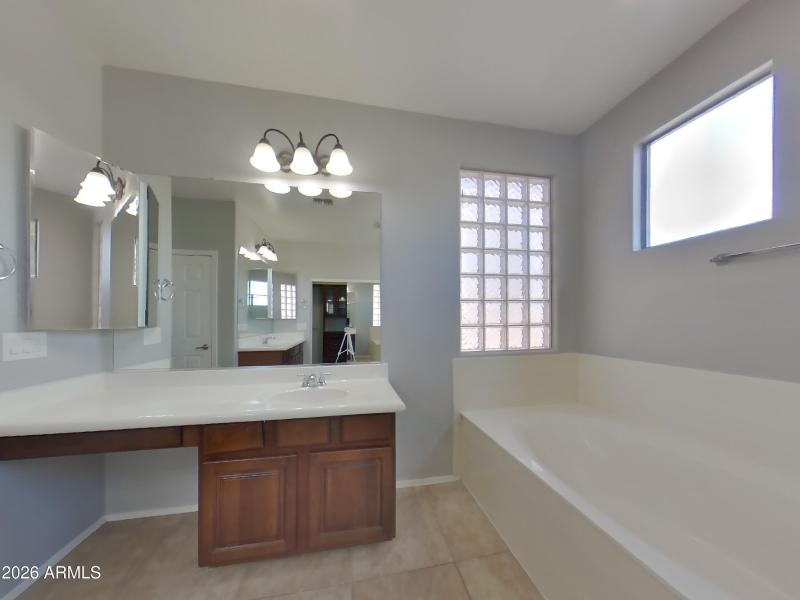 11_pc_rZfXepor0Q_rnVYOhhjHi_layout_1