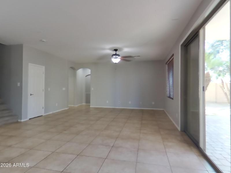 24_pc_hAvN9AN5Do_oCJpZ4Zafi_other_room_Y