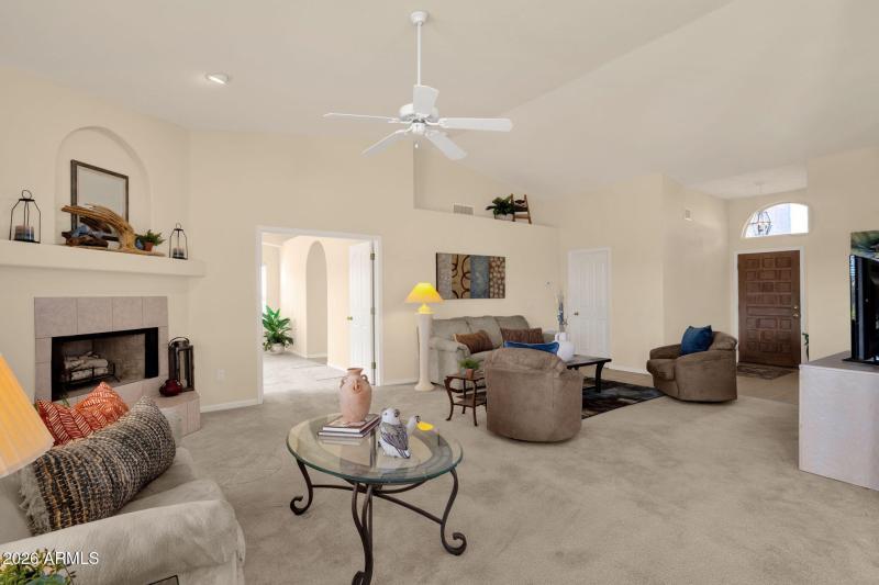 10-web-or-mls-16245-e-montrose-dr