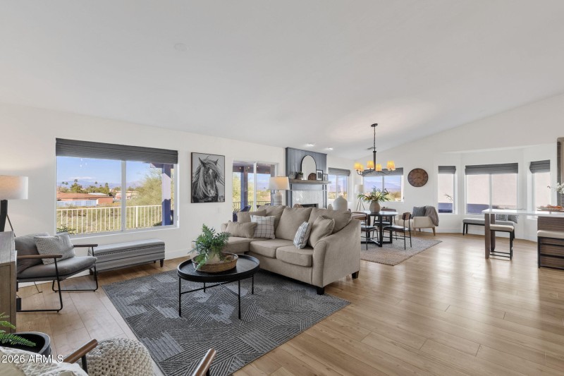 9-web-or-mls-16310-e-bainbridge-ave