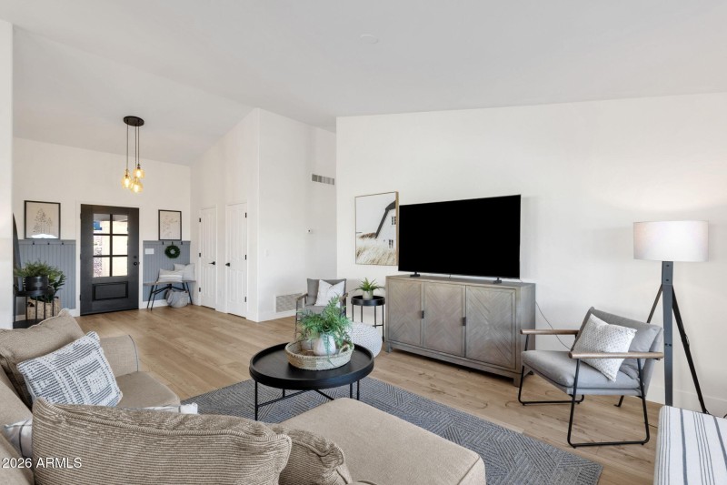 10-web-or-mls-16310-e-bainbridge-ave