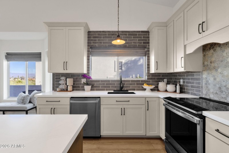 17-web-or-mls-16310-e-bainbridge-ave