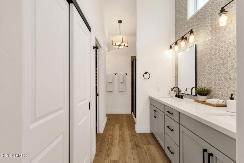 26-web-or-mls-16310-e-bainbridge-ave